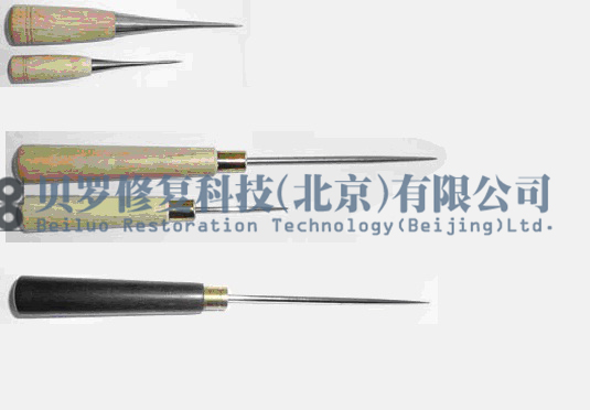 带有木柄的锥子